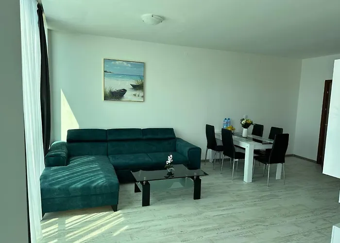 Апартаменты Spacious And Cozy In Complex Del Sol